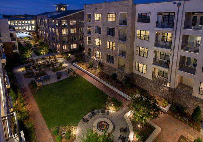 Beautifully landscaped courtyard with gas grills and a fire pit - Berkshire Ninth Street