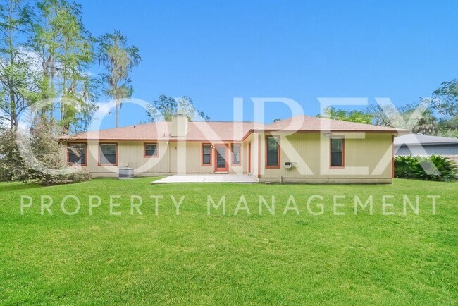 Building Photo - Adorable 4 Bedroom with TONS of Updates