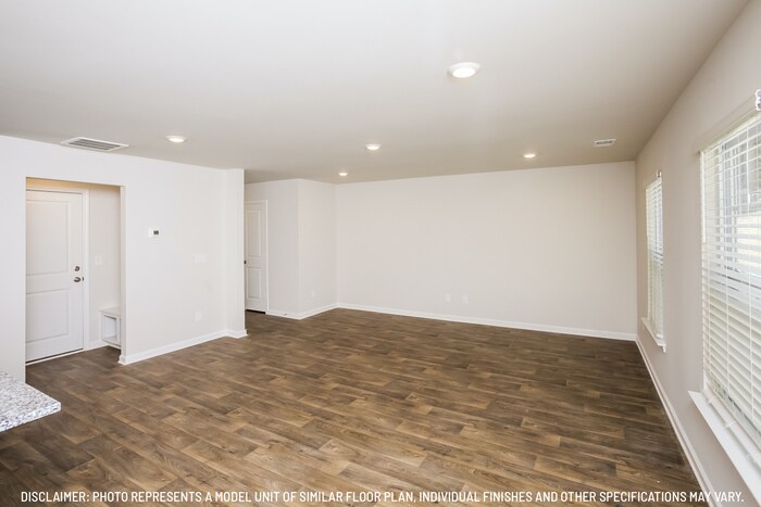 Building Photo - 506 Blue Garden Wy