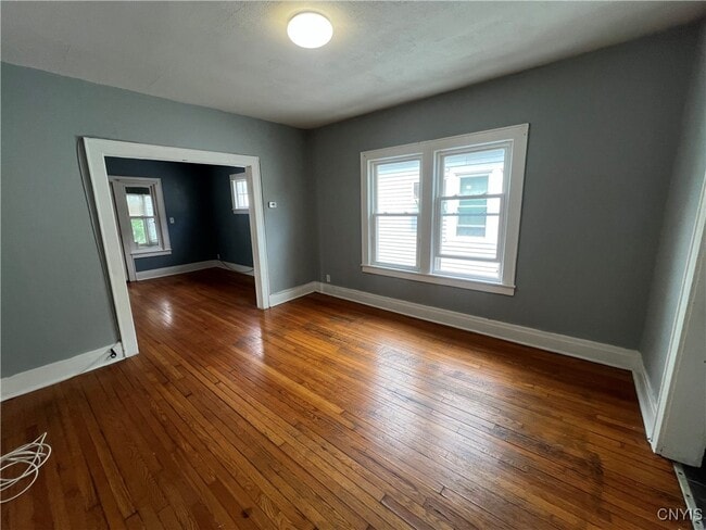 Building Photo - 526 Boyden St