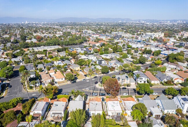 Building Photo - Warm & Inviting Venice Beach Rental Home!