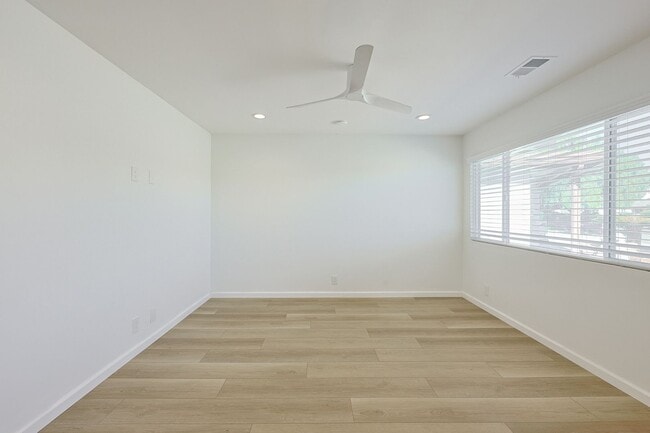 Building Photo - Peaceful 3BD/2BA Home in 55+ Community with Yard, Ocean View & Garage