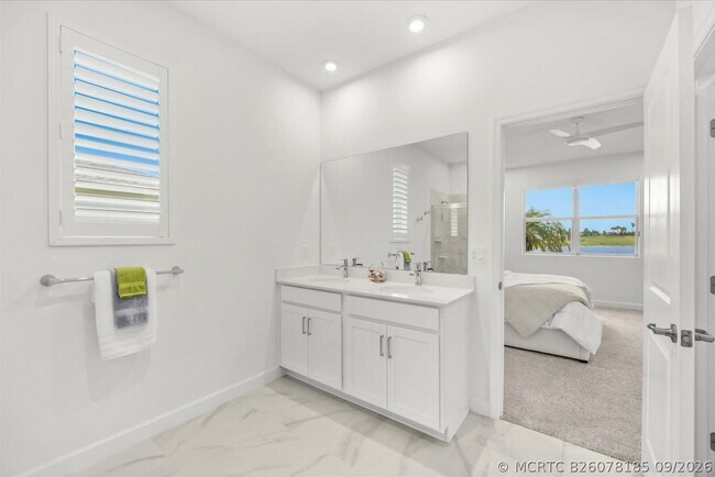 Building Photo - 10550 SW Orana Dr
