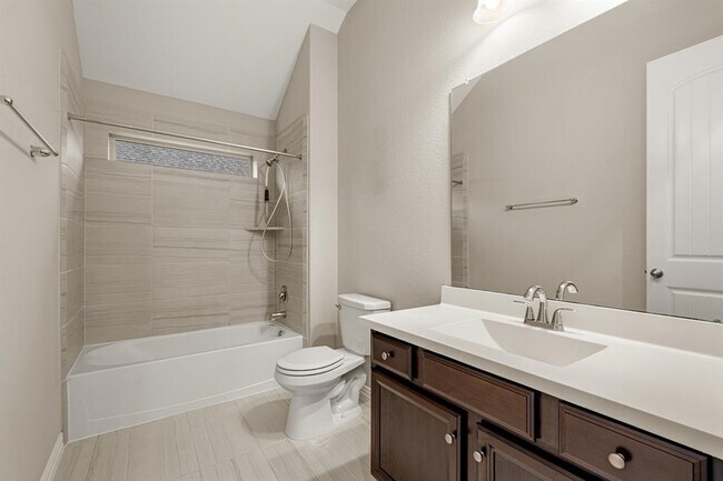 Building Photo - 24315 Devon Park Dr