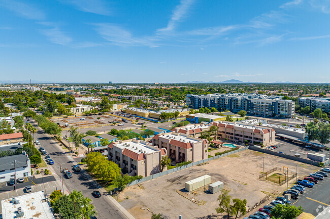 Aerial Photo - Commons On Lemon