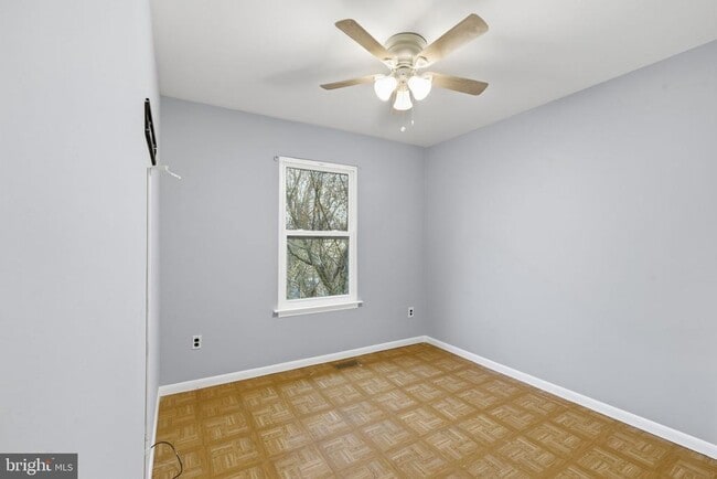 Building Photo - 341 Clarkson St