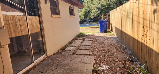 Building Photo - 445 2nd Ave