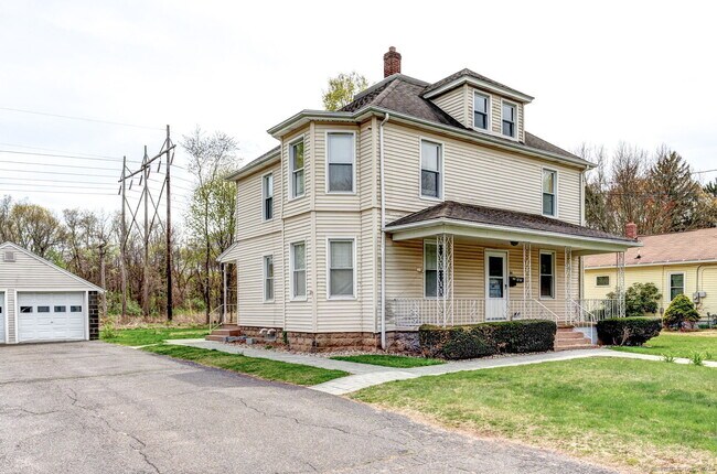 Building Photo - 84 Wilbur St