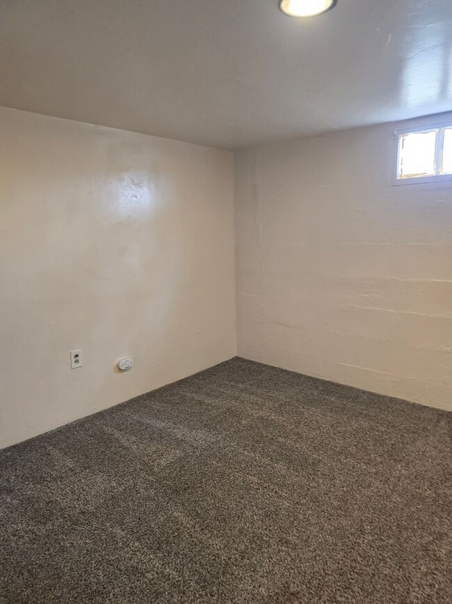 Building Photo - Eastside Charmer