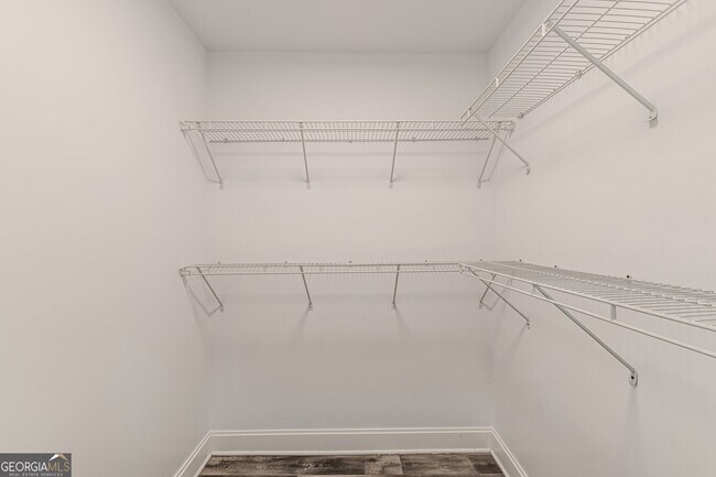 Building Photo - 983 Poplar St SW