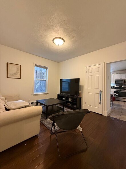 Building Photo - 235 Charles St