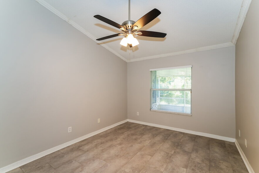 Building Photo - 4313 Longshore Dr