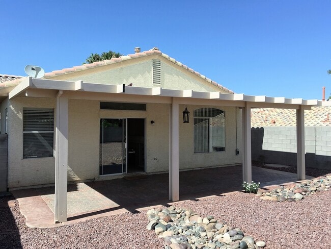 Building Photo - NW Single Story 3 Bedroom