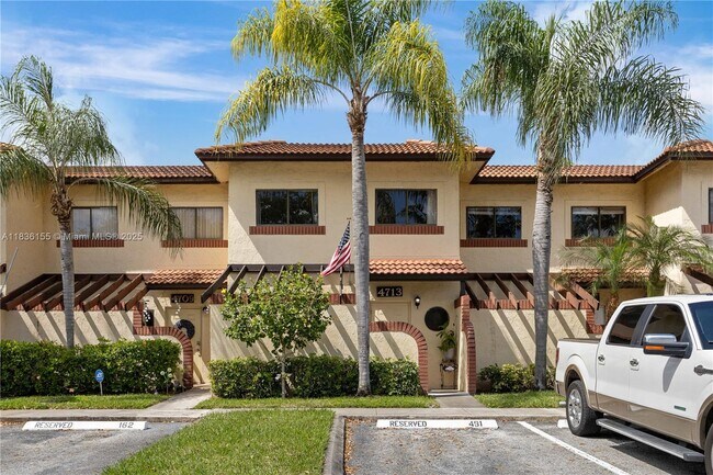Primary Photo - 4713 N Pine Island Rd
