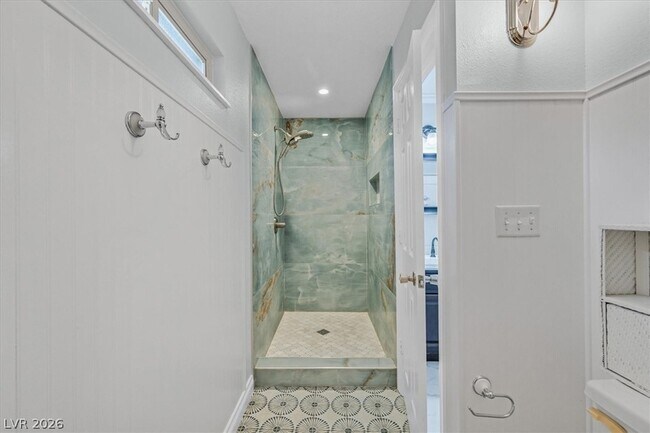 Building Photo - 2238 Marlboro Dr