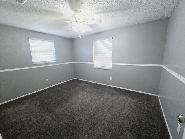 Building Photo - 1402 N Bracewell Dr