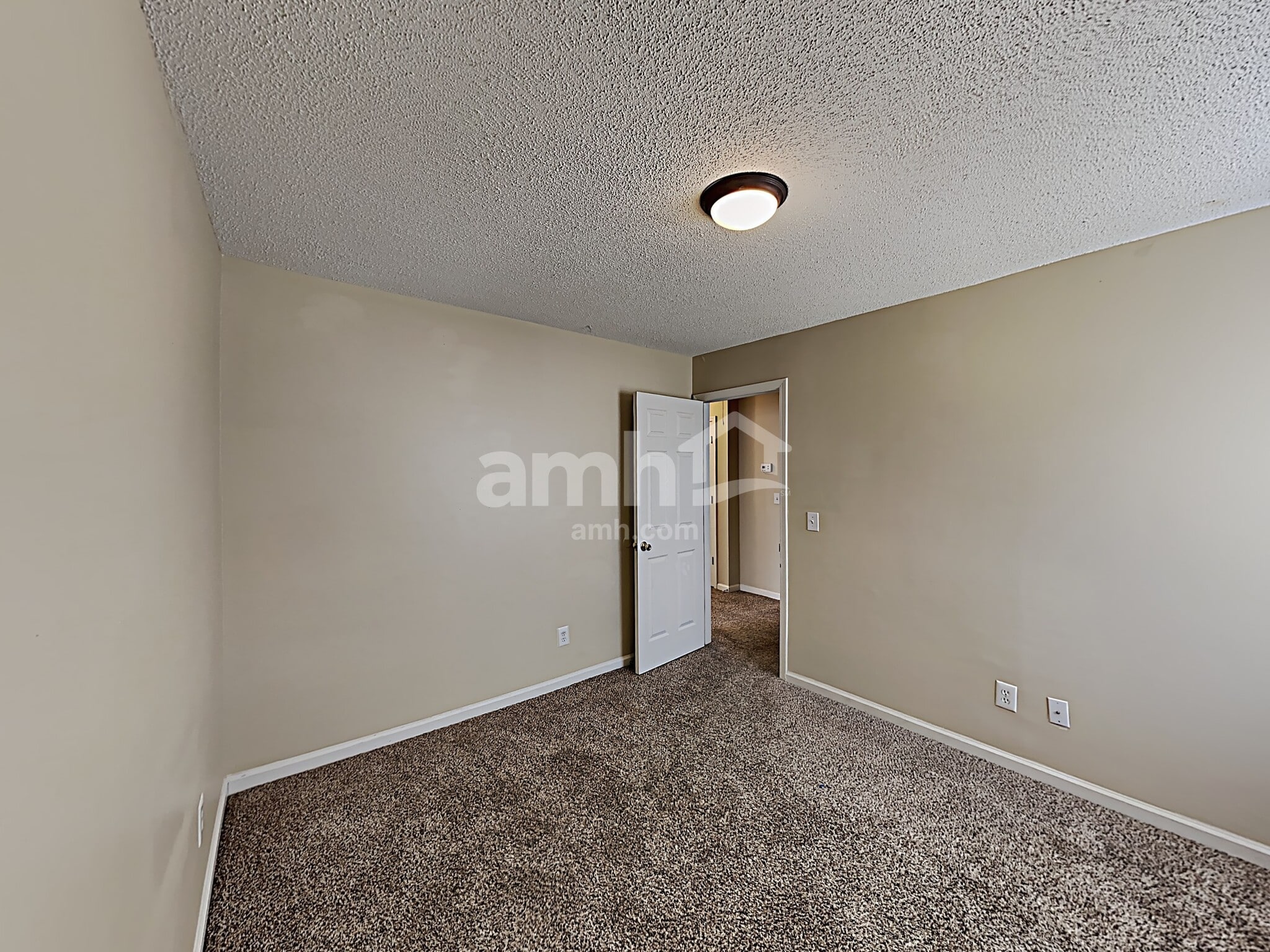 Building Photo - 4650 Grove Ct