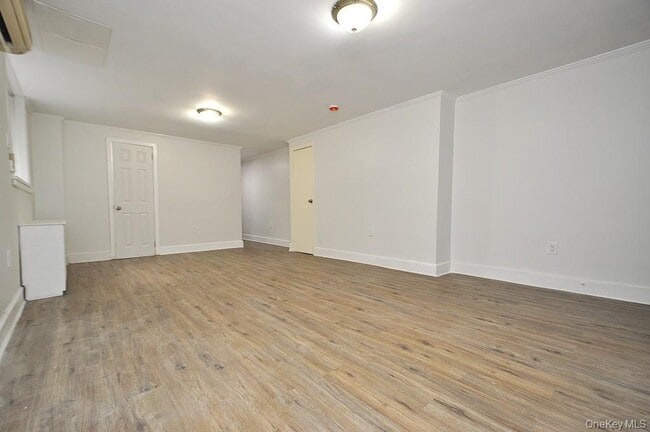 Building Photo - 155 Garth Rd