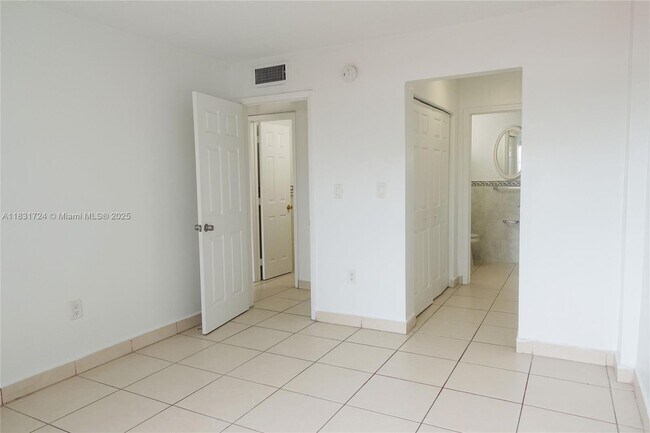 Building Photo - 495 NW 72nd Ave