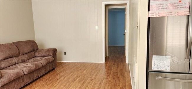 Building Photo - 205 Glenview Terrace