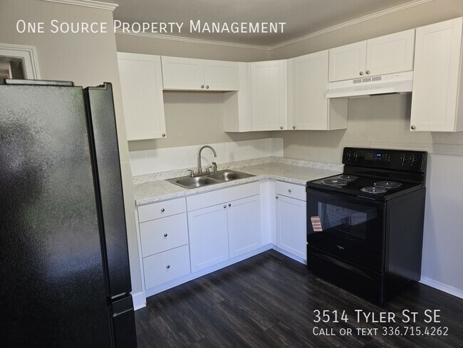 Building Photo - 3514 Tyler St SE