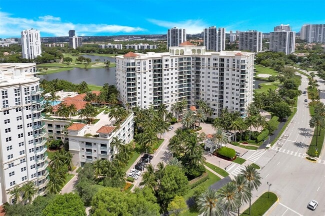 Building Photo - 20000 E Country Club Dr