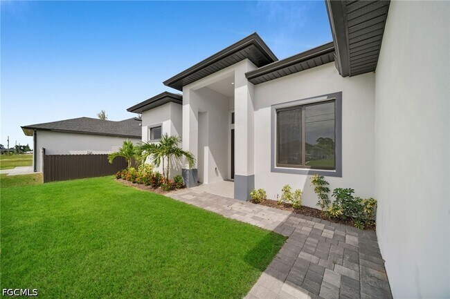 Building Photo - 3423 NE 13th Ave