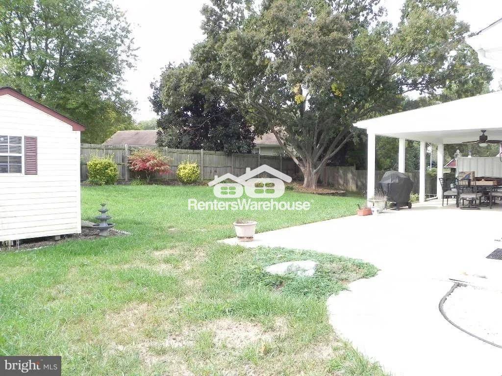 Building Photo - 15003 Nutcracker Pl