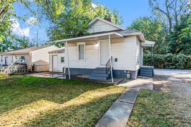 Building Photo - 1428 N 11th St