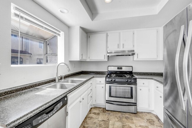 Building Photo - Available Now! 2-bedroom, 2.5 bath, 2 story condominium!