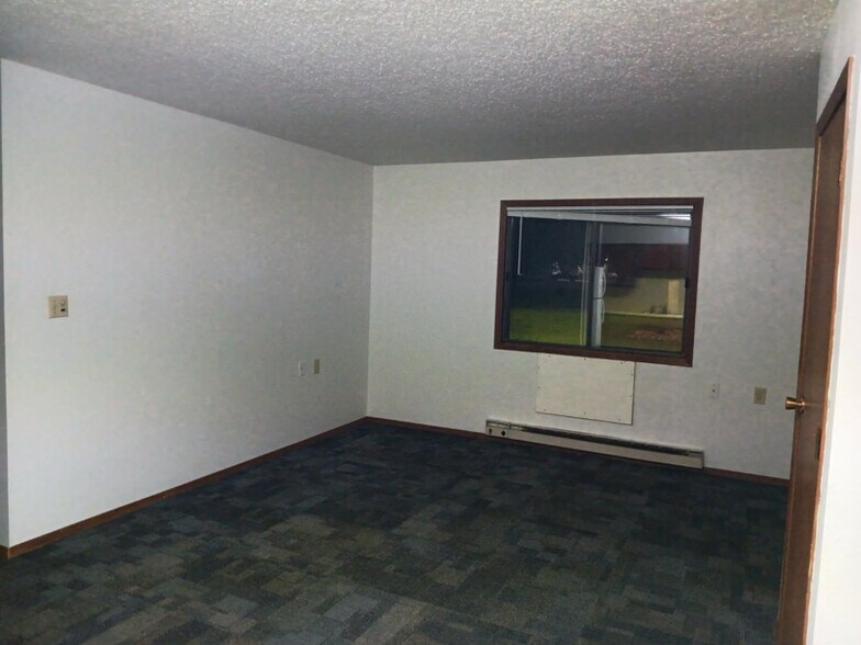 Building Photo - 1204 S Ave