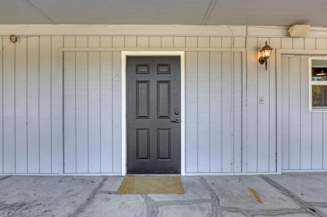 Building Photo - 10780 Anderson Ln