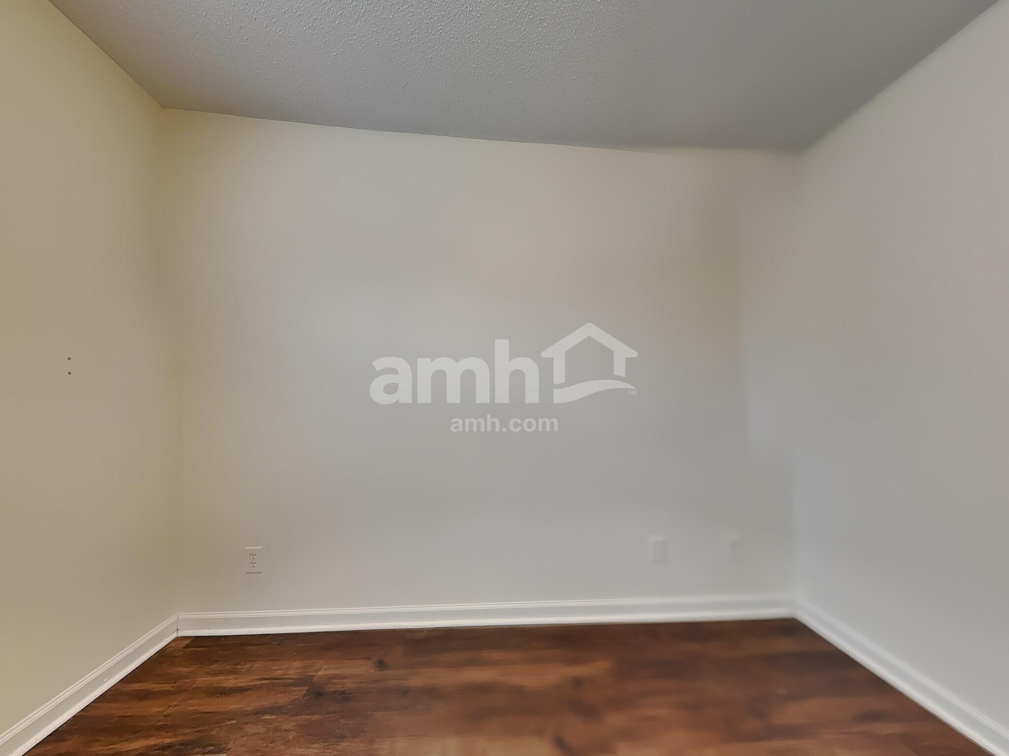 Building Photo - 128 Nandina Wy