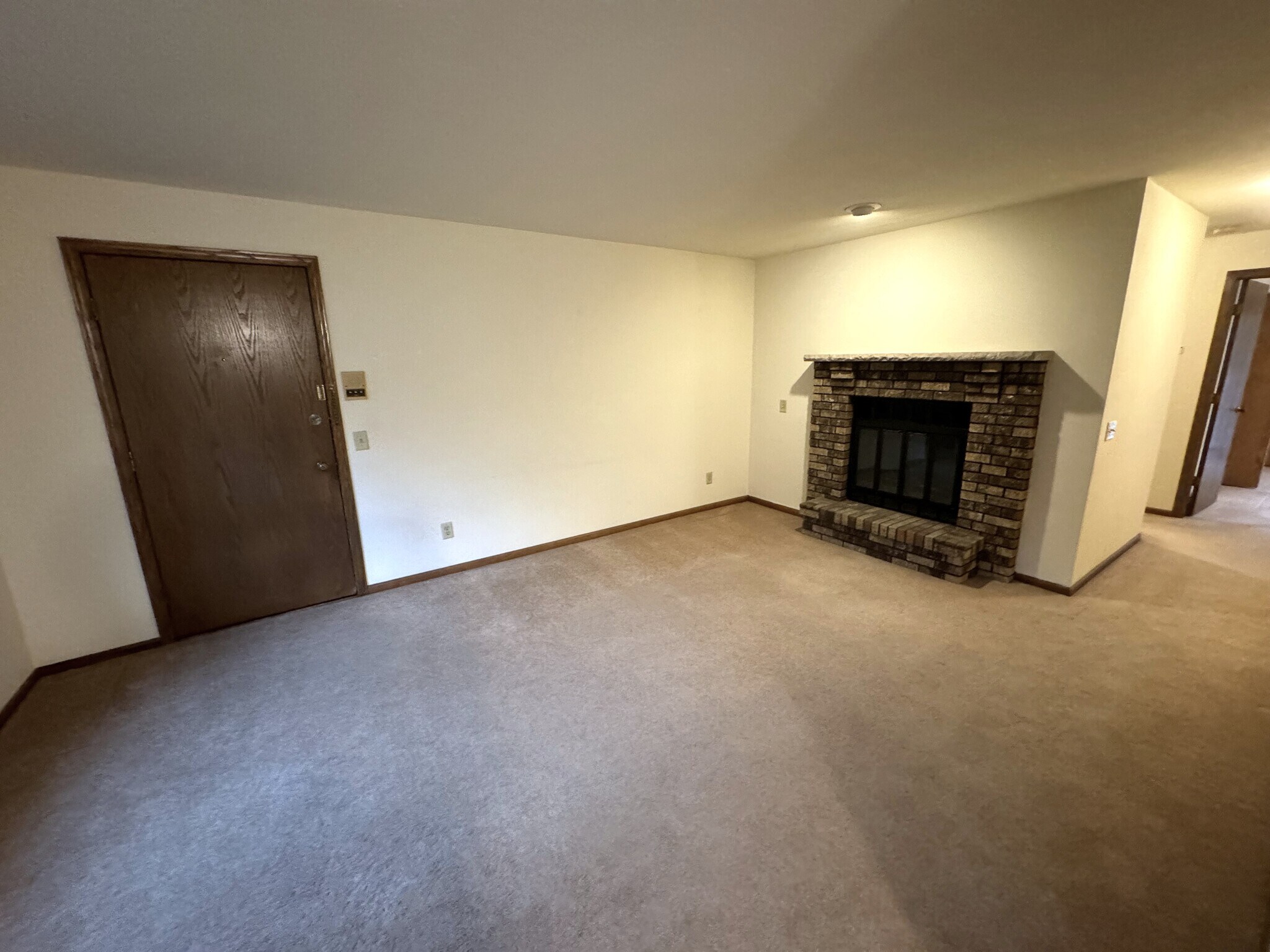 Building Photo - 10 Mesa Ct