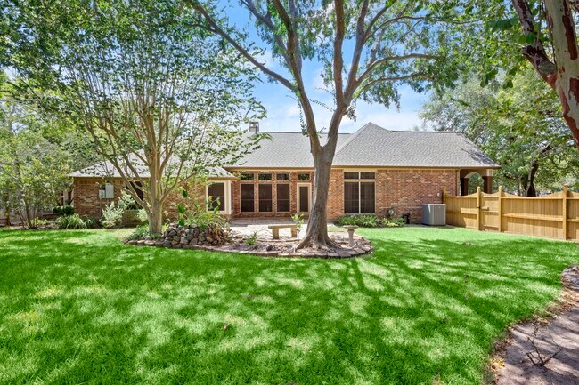 Building Photo - 10218 Garden Crossing Ln