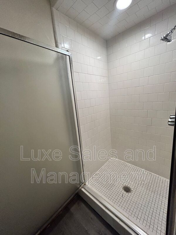 Building Photo - 1307 Summerton Pl