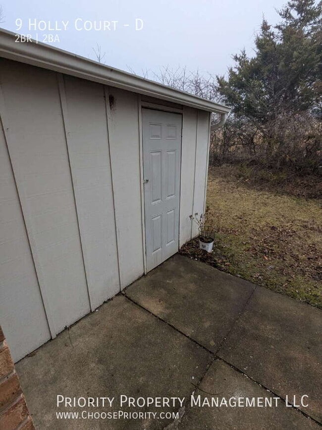 Building Photo - 9 Holly Ct