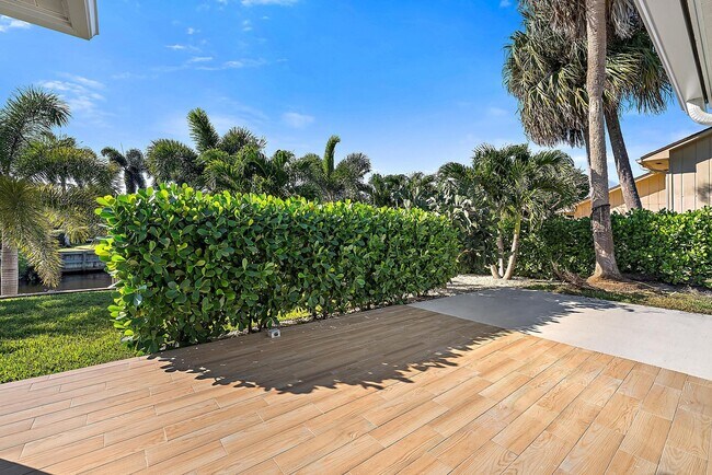 Building Photo - 1260 SW 25th Ln