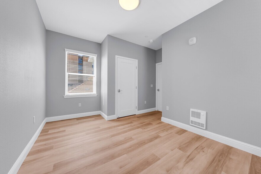 Building Photo - 2020 Dwight Way