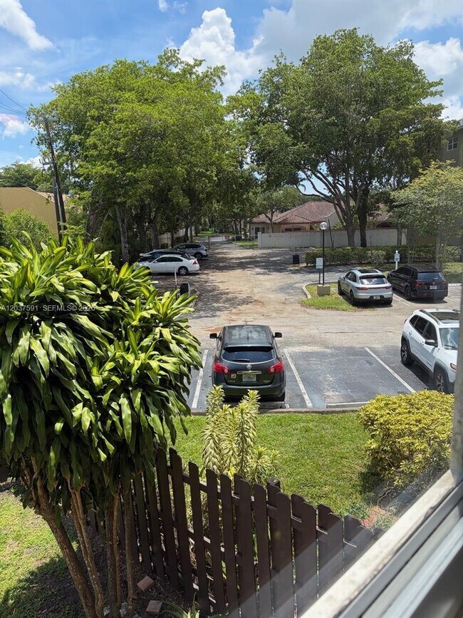 Building Photo - 3100 N Pine Island Rd