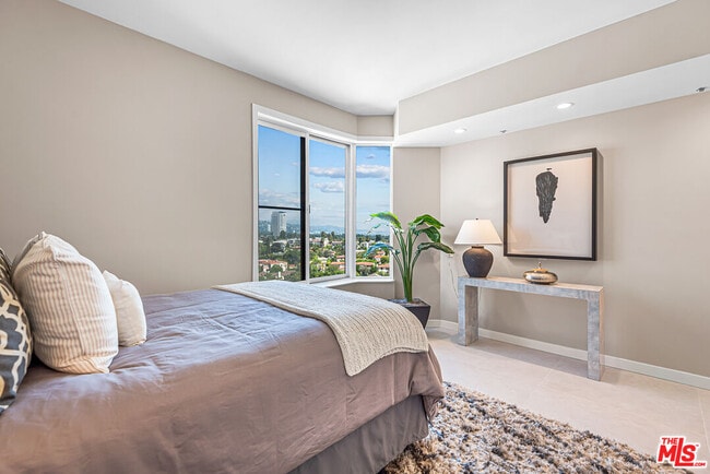 Building Photo - 10550 Wilshire Blvd