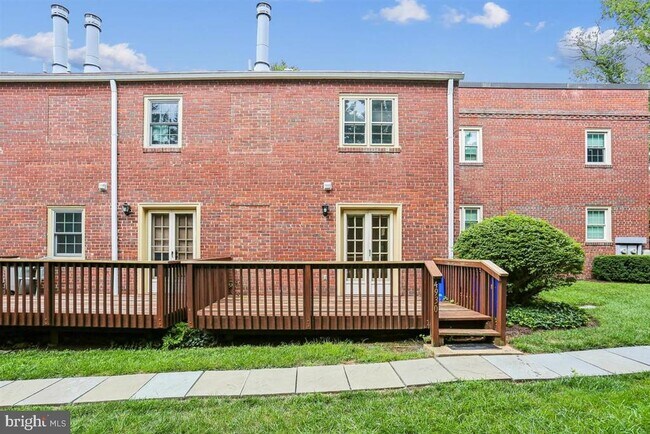 Building Photo - 4930 Bradley Blvd