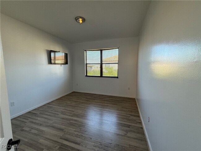 Building Photo - 5510 Useppa Dr