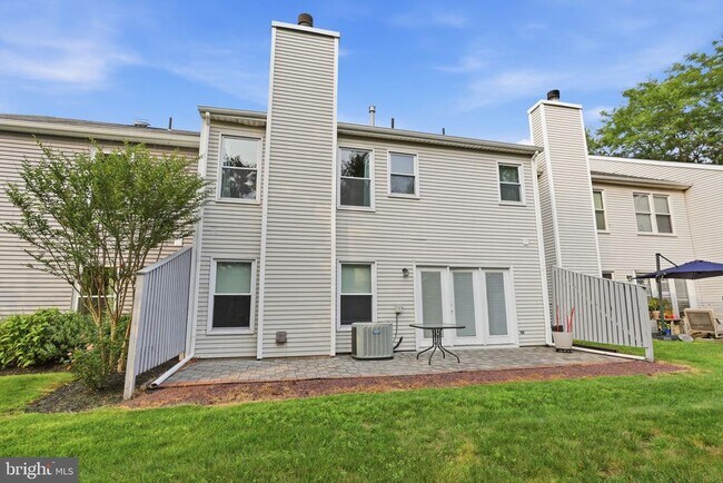 Building Photo - 44 Gaylord Ct