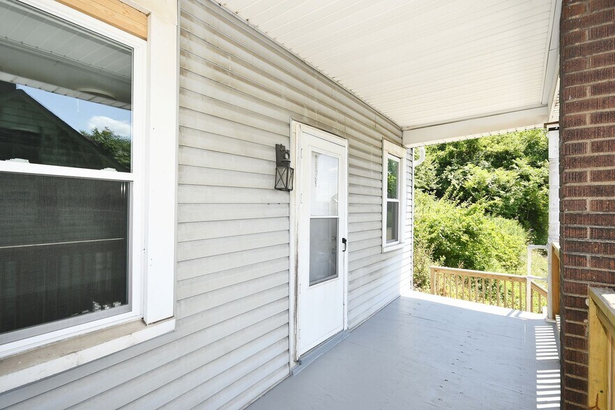 Building Photo - 1103 Crosby St