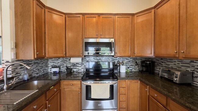 Building Photo - $2,995.00 - 3 Beds / 2 Baths, no deposit option available!