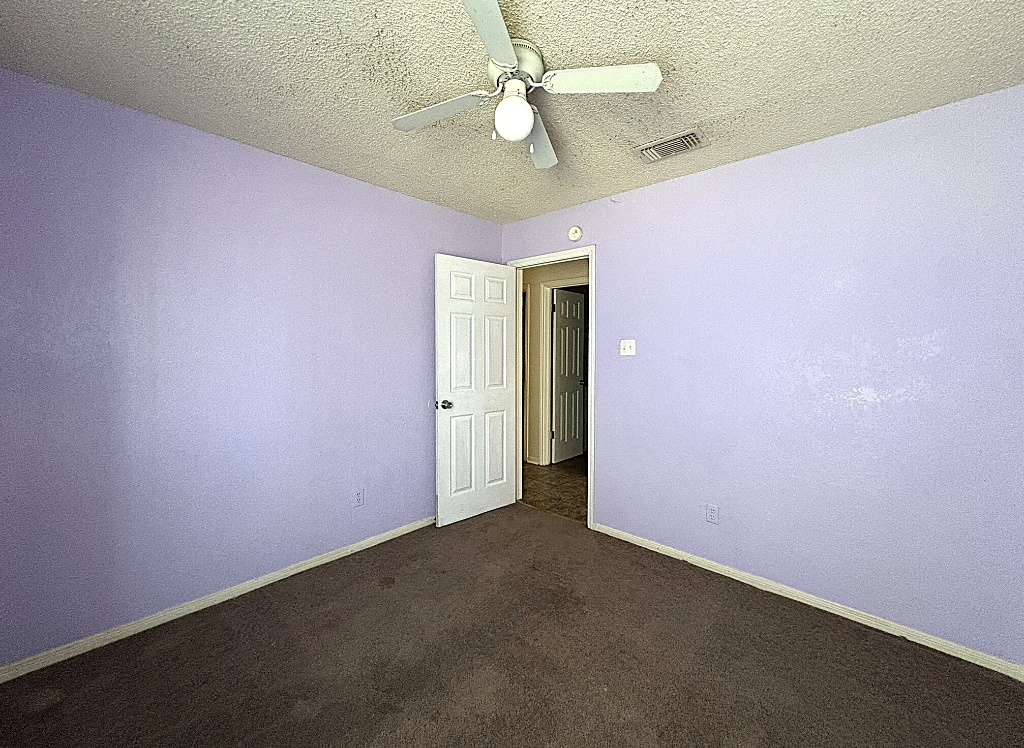 Building Photo - 2325 Tiffany Dr