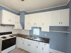 Building Photo - 1025 Hillyer Ave