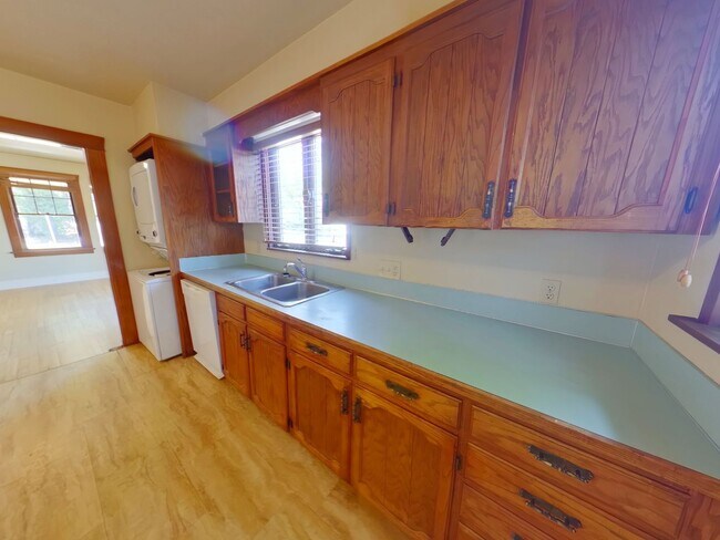 Building Photo - 243 NW 10th St