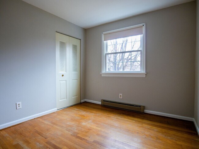 Building Photo - 4-Bedroom Home in Midlothian